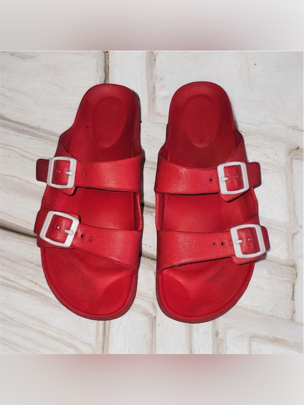 ***5/25*** Red Foam Sandals